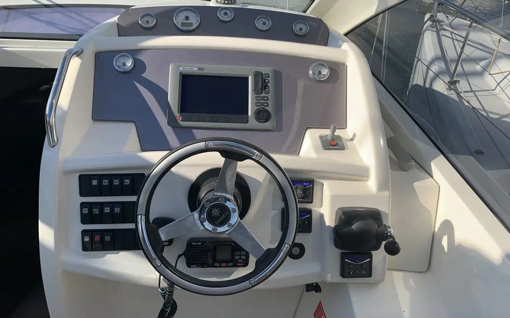 slider 10 Jeanneau Leader 9