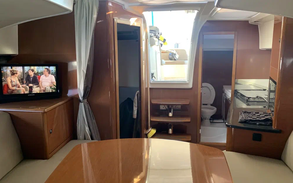 slider 12 Jeanneau Leader 9