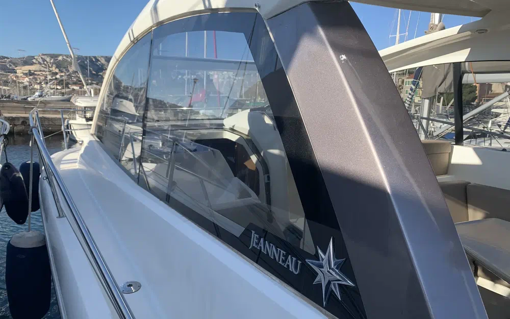 slider 3 Jeanneau Leader 9