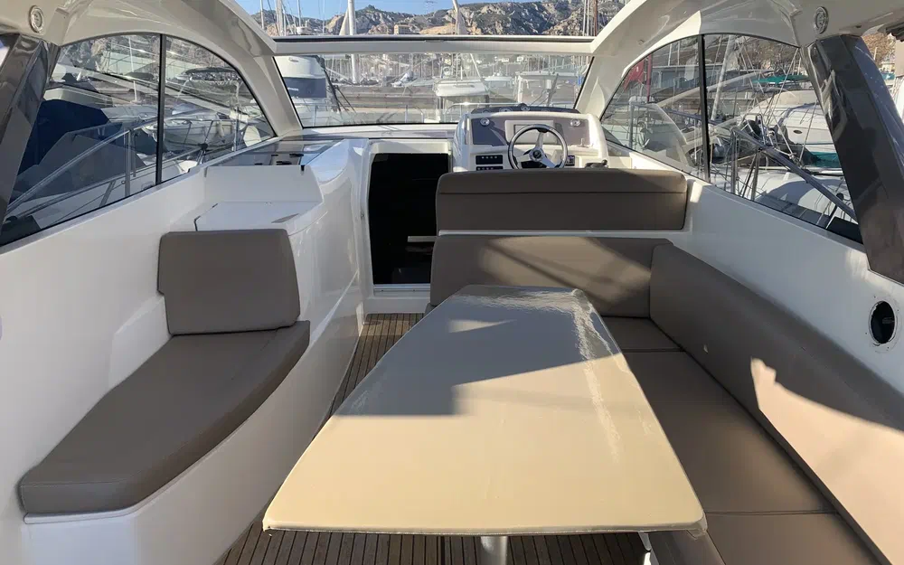 slider 6 Jeanneau Leader 9