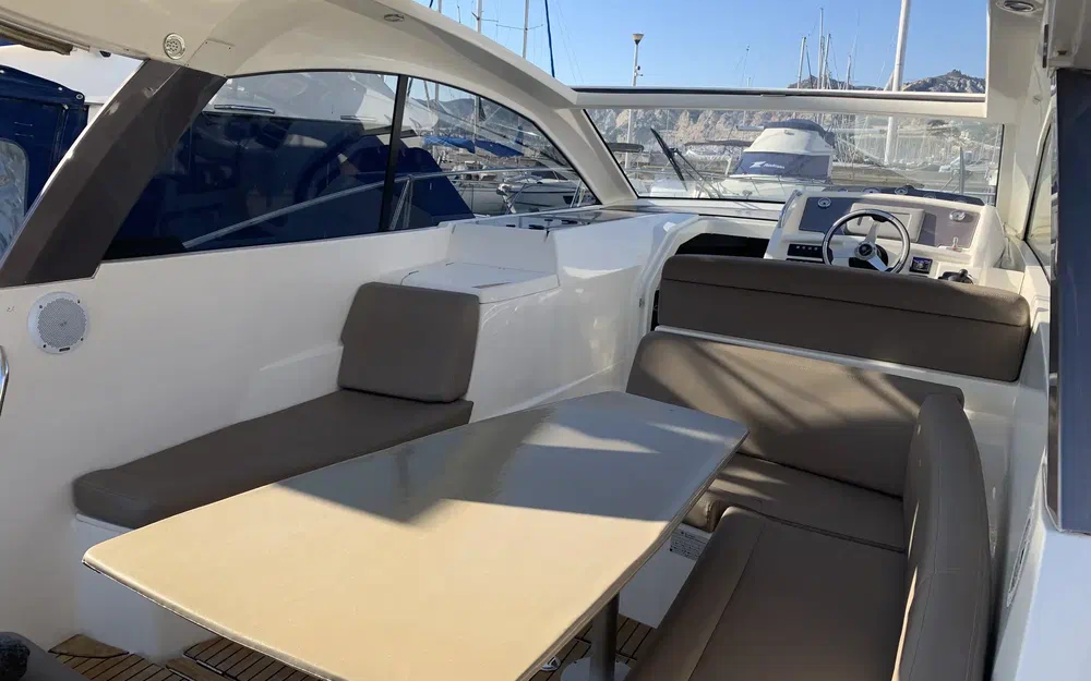 slider 8 Jeanneau Leader 9