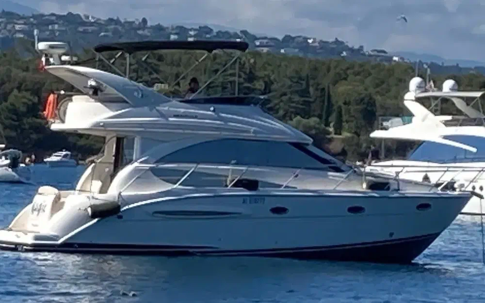 slider 1 Meridian Yacht 341