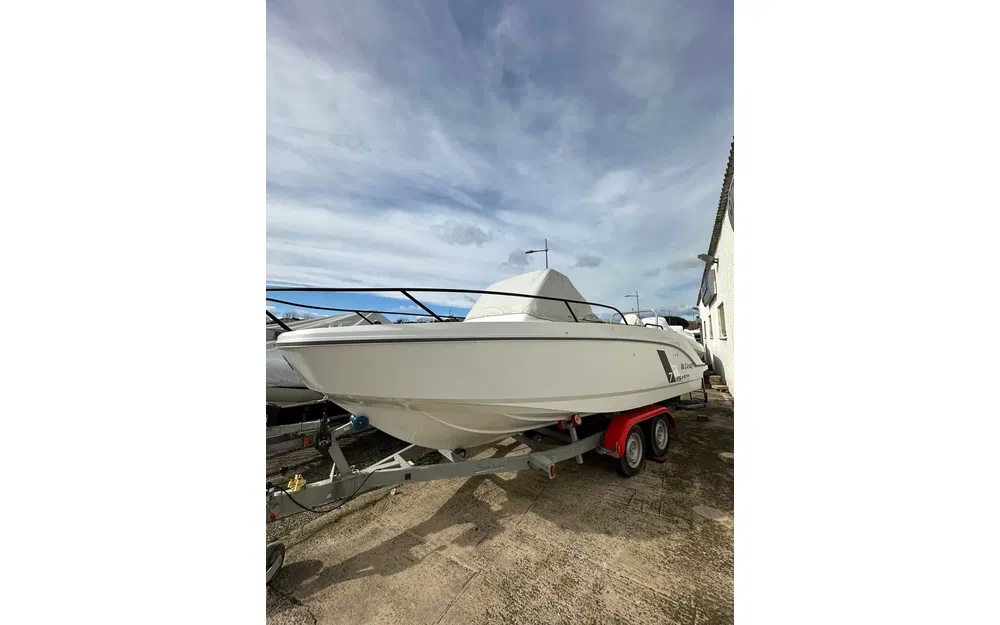 slider 1 Beneteau Flyer 7 SUNdeck