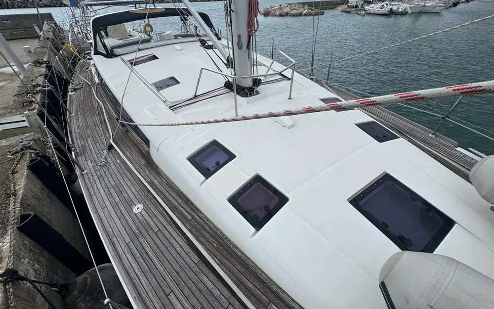 slider 10 Beneteau Sense 50