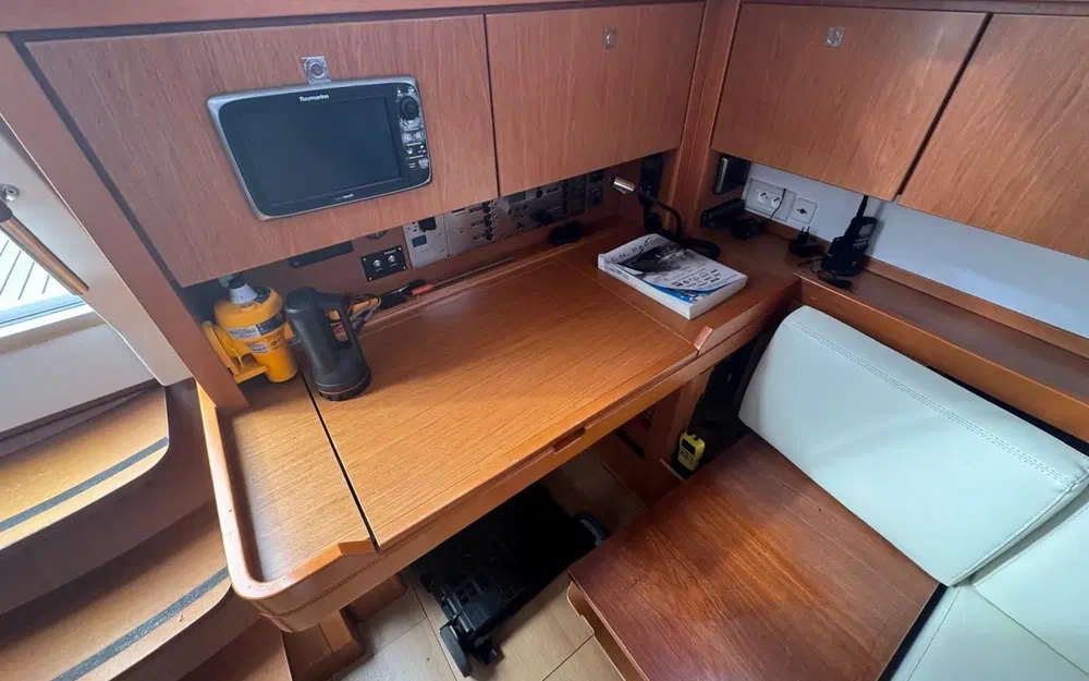 slider 29 Beneteau Sense 50
