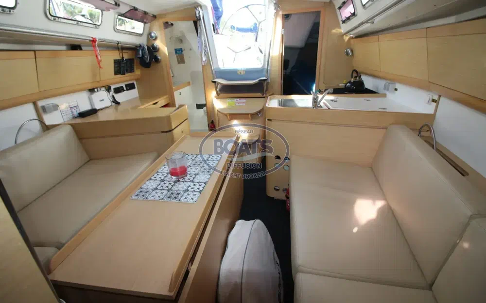 slider 12 Beneteau First 35