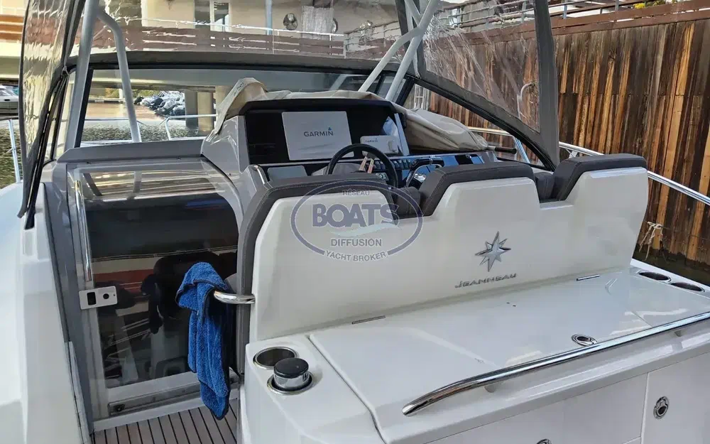 slider 3 Jeanneau Cap Camarat 10.5 WA