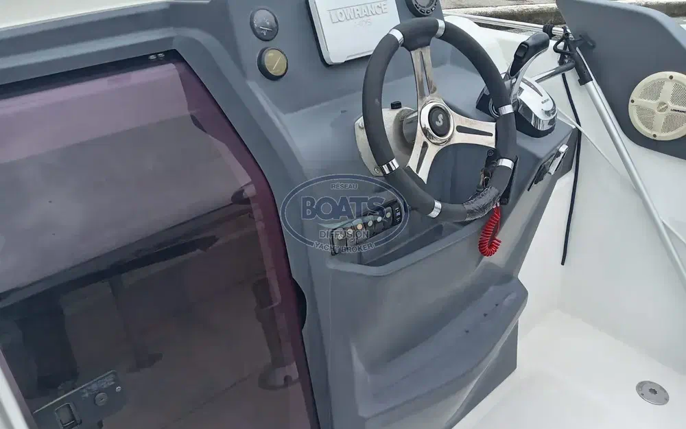 slider 3 Quicksilver 755 Pilothouse