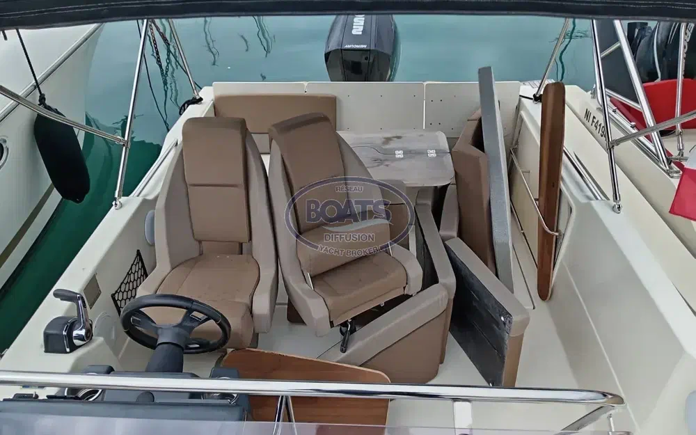 slider 8 Quicksilver 755 Pilothouse