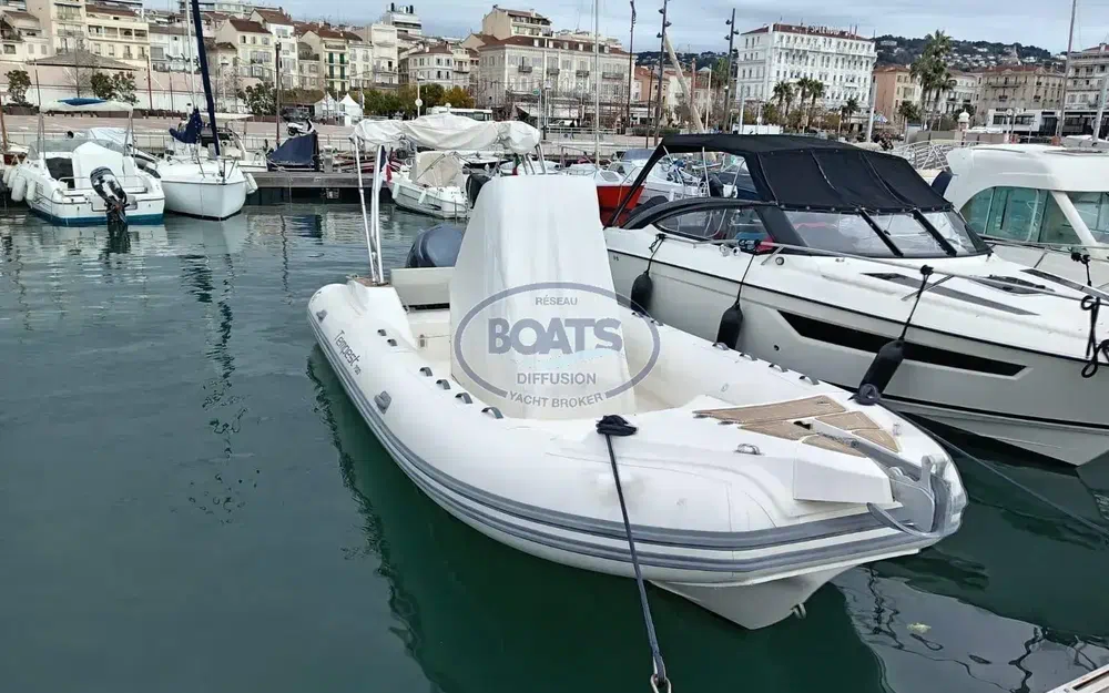 slider 1 Capelli Tempest 700