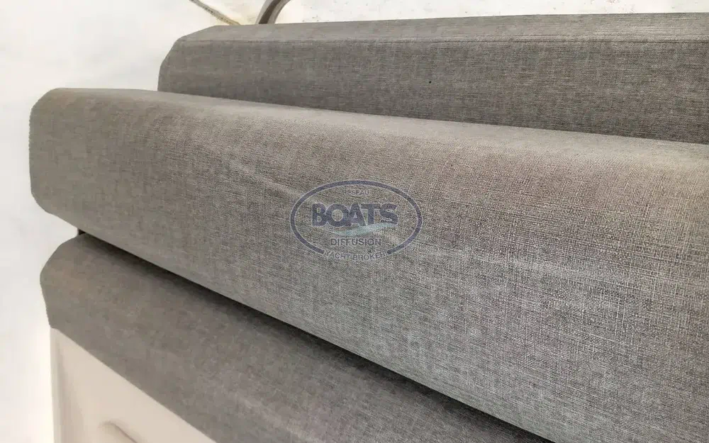 slider 4 Capelli Tempest 700