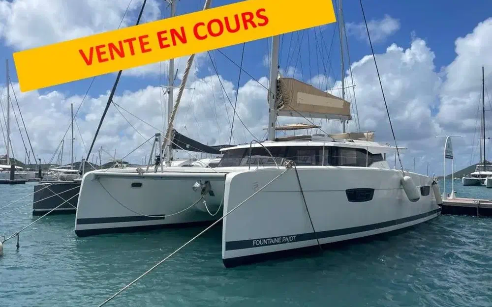 slider 0 Fountaine Pajot Saona 47