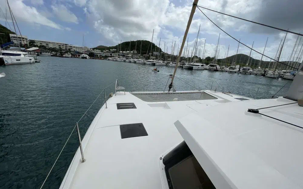 slider 15 Fountaine Pajot Saona 47