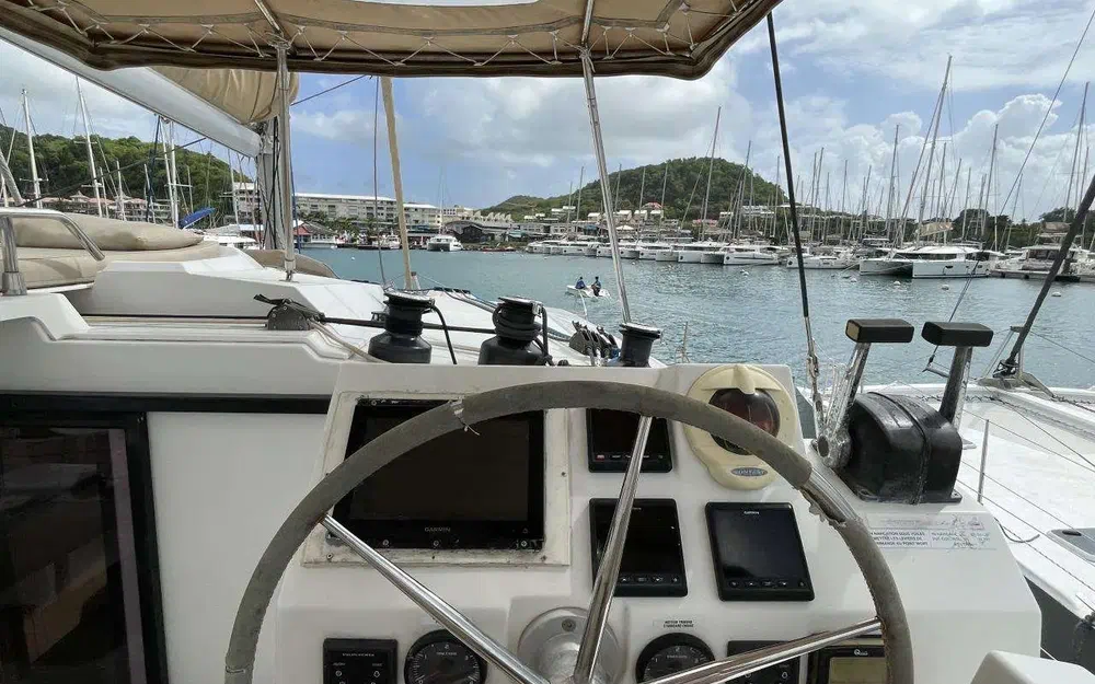 slider 23 Fountaine Pajot Saona 47