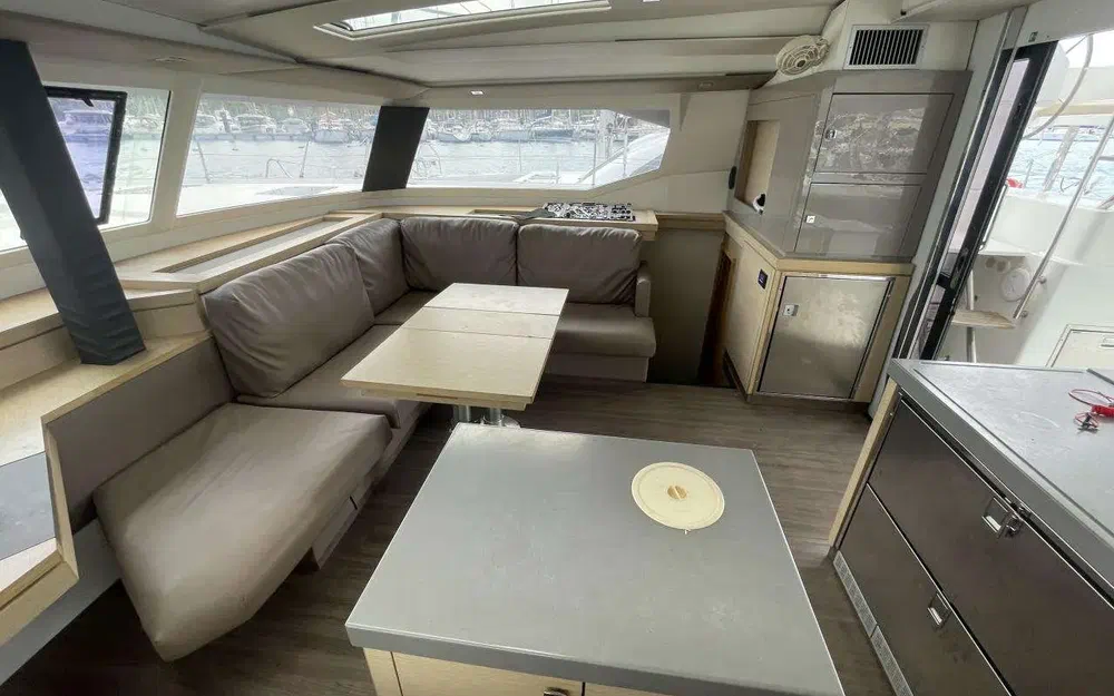 slider 30 Fountaine Pajot Saona 47