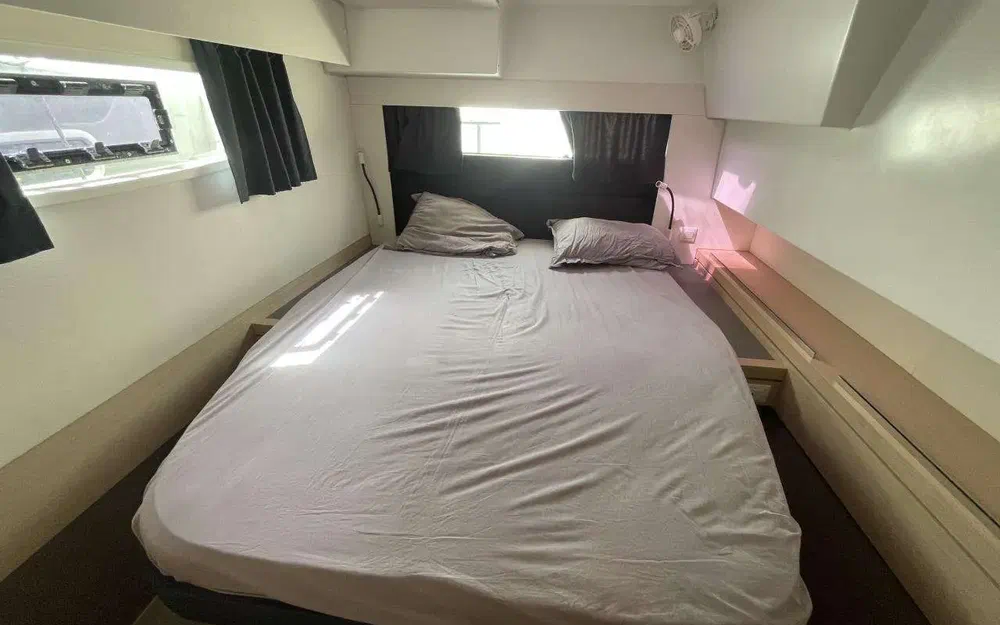 slider 40 Fountaine Pajot Saona 47