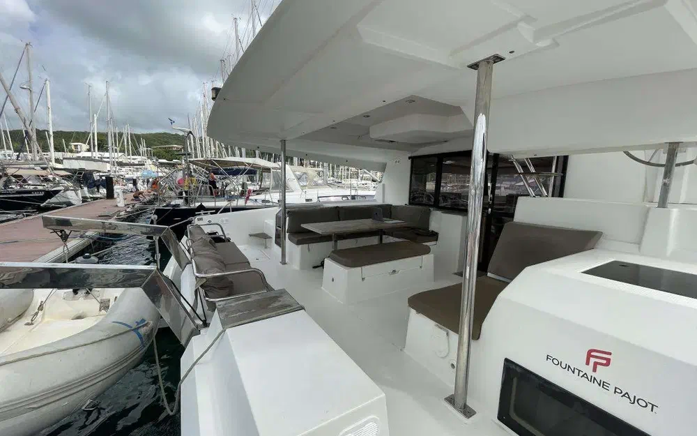 slider 5 Fountaine Pajot Saona 47