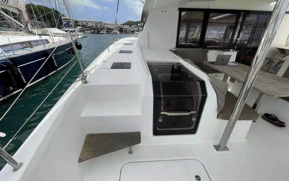 slider 6 Fountaine Pajot Saona 47