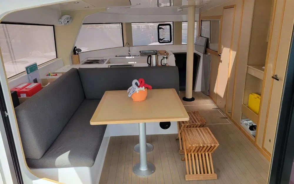 slider 10 Neel Trimarans Neel 47