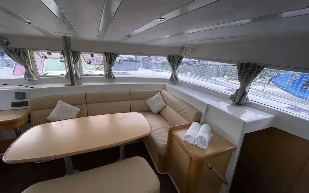 slider 14 Lagoon 421