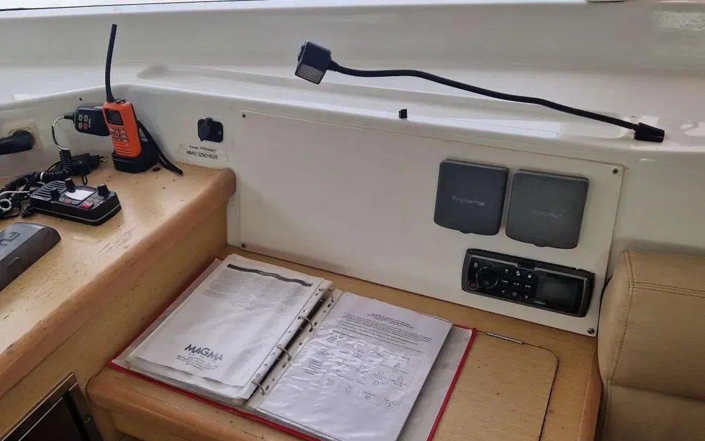 slider 17 Lagoon 421