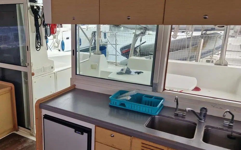 slider 18 Lagoon 421