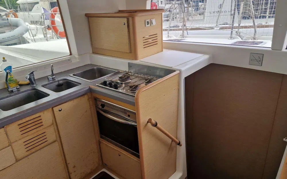 slider 19 Lagoon 421