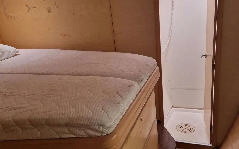 slider 24 Lagoon 421