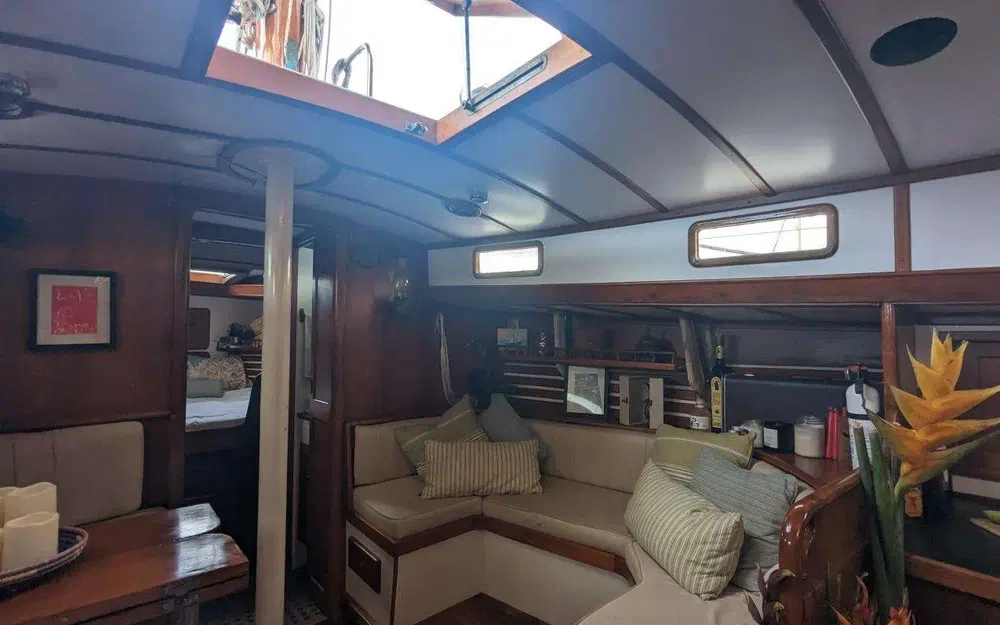 slider 9 Cheoy Lee Offshore 47