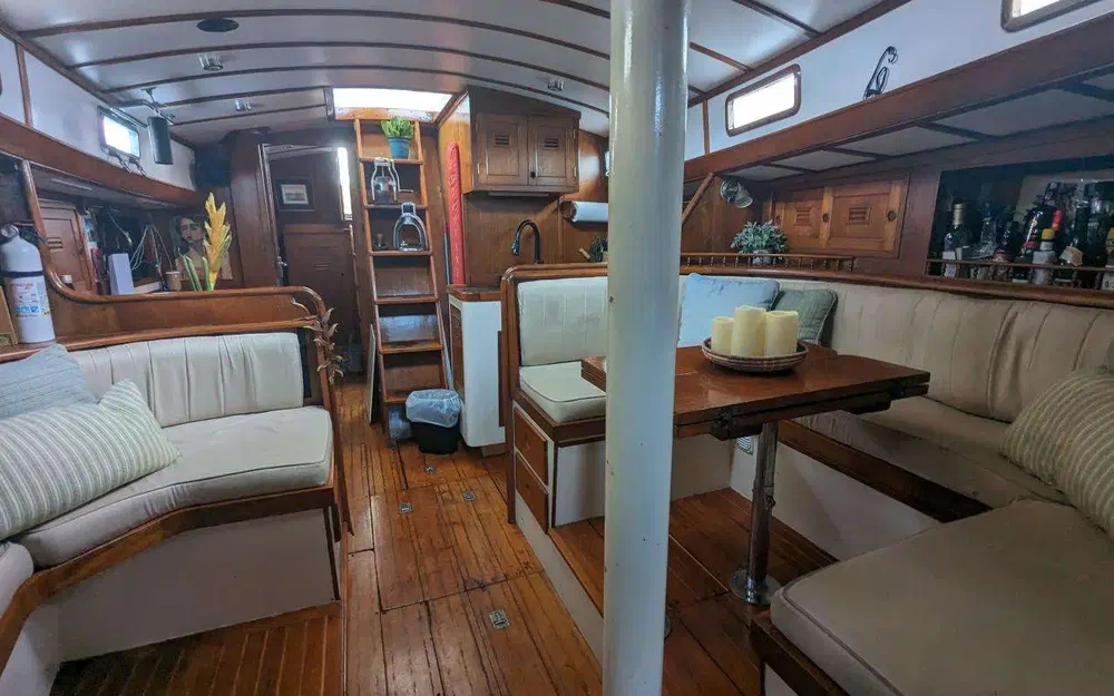 slider 11 Cheoy Lee Offshore 47