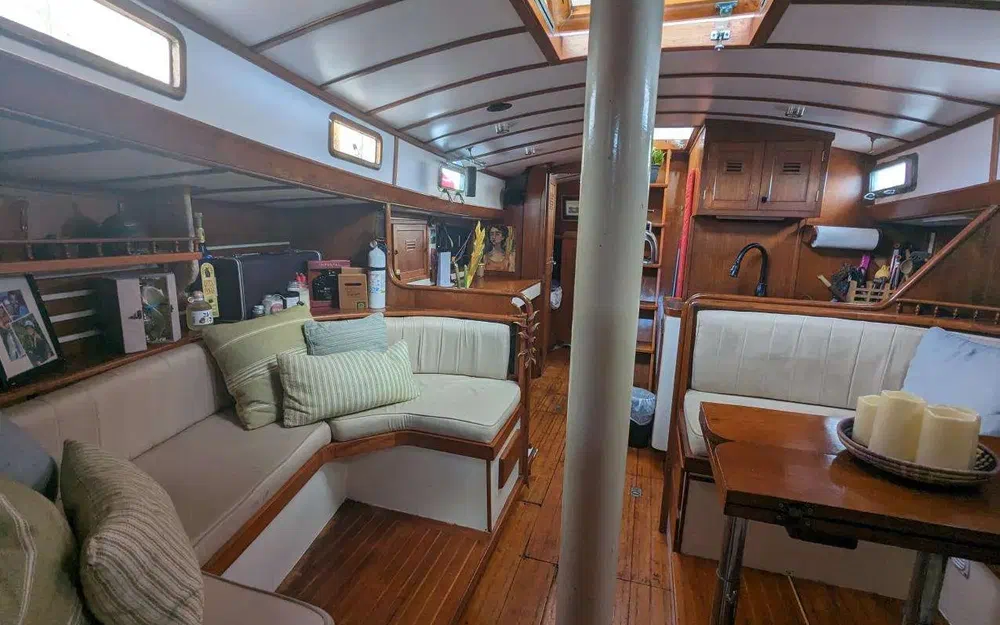 slider 12 Cheoy Lee Offshore 47