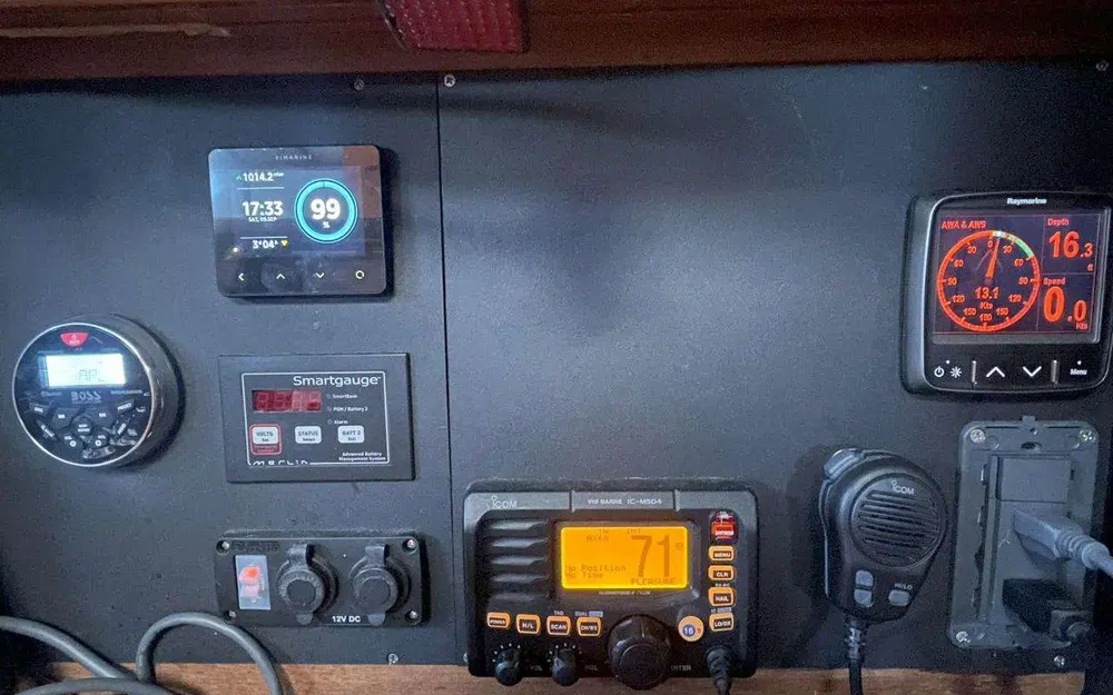 slider 15 Cheoy Lee Offshore 47