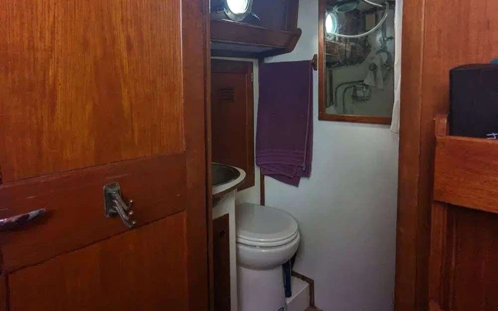 slider 20 Cheoy Lee Offshore 47