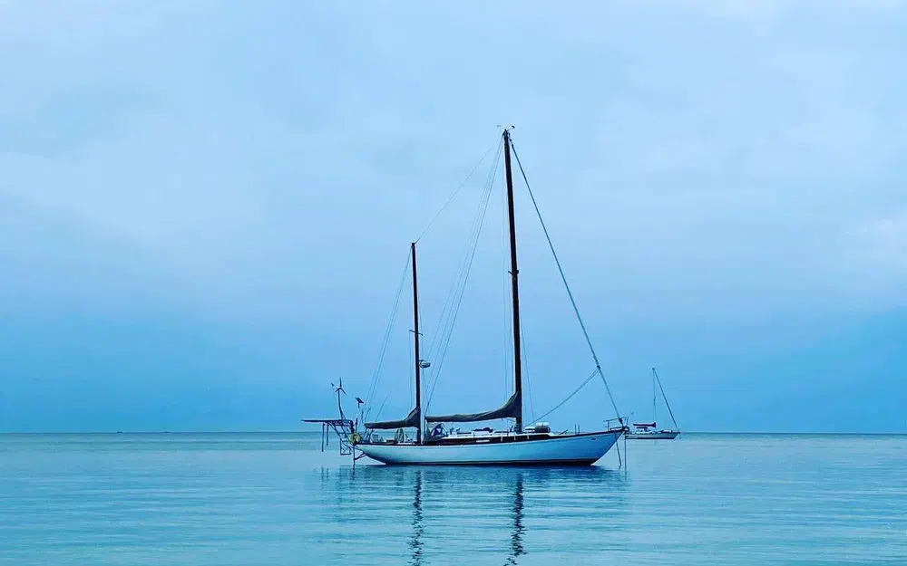 slider 3 Cheoy Lee Offshore 47