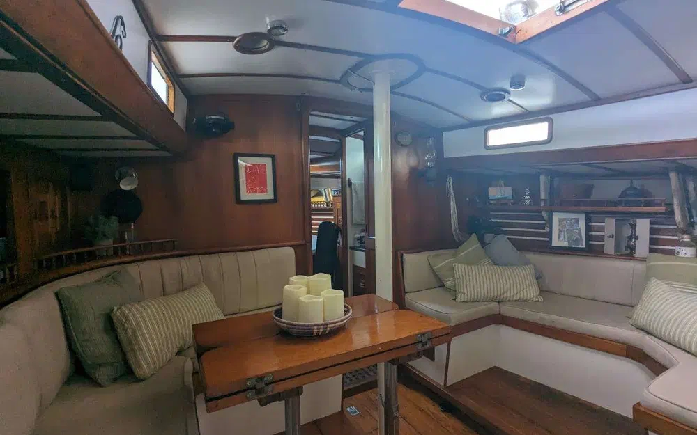 slider 8 Cheoy Lee Offshore 47