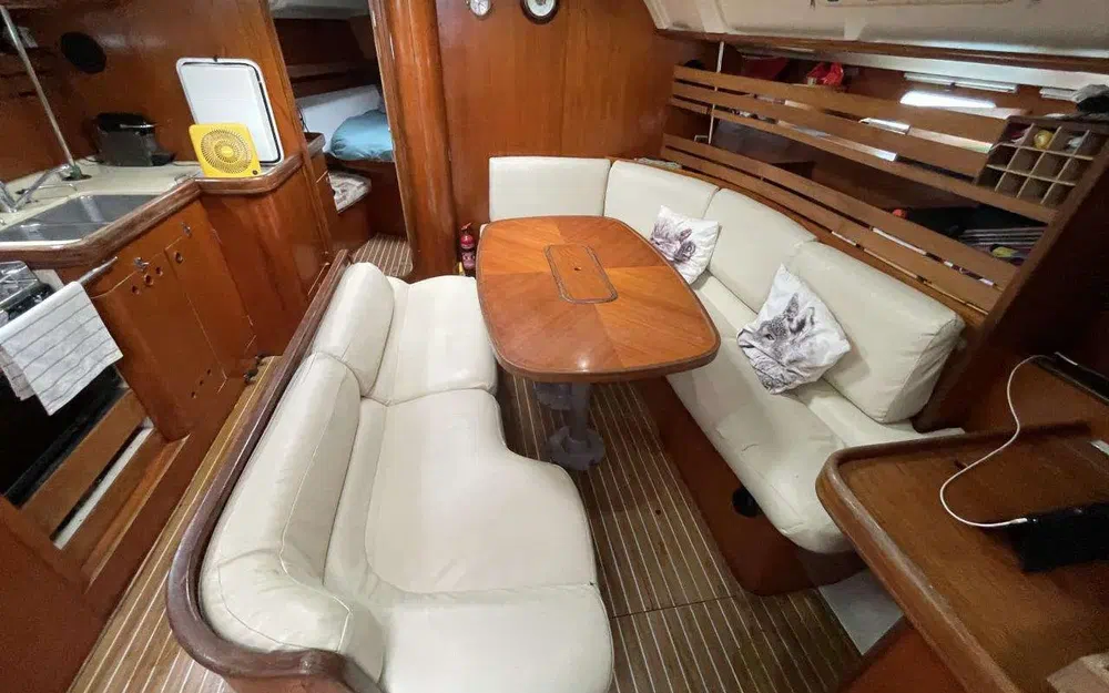 slider 12 Beneteau Oceanis 440