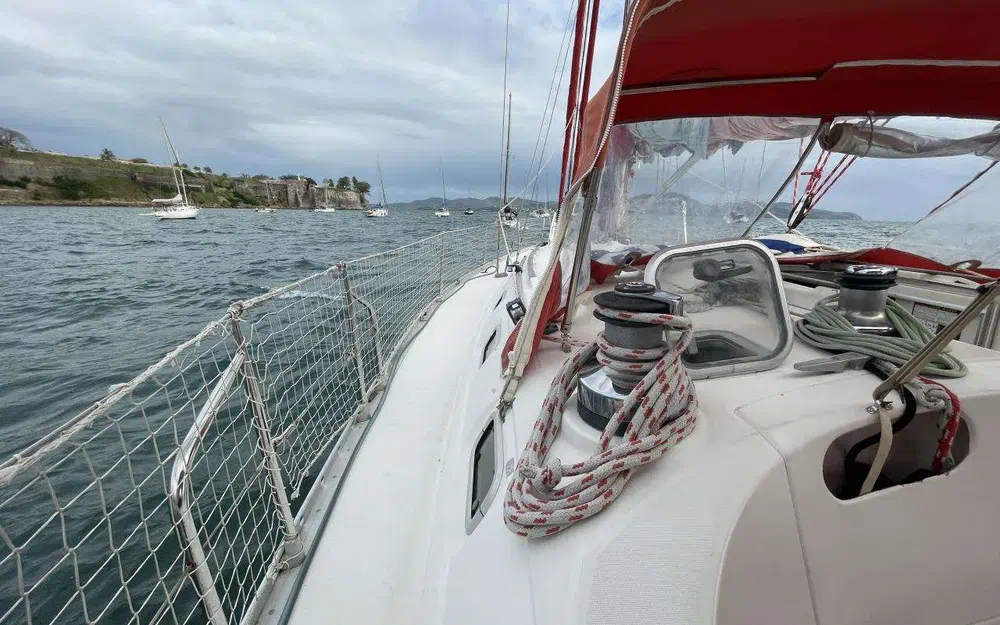 slider 4 Beneteau Oceanis 440