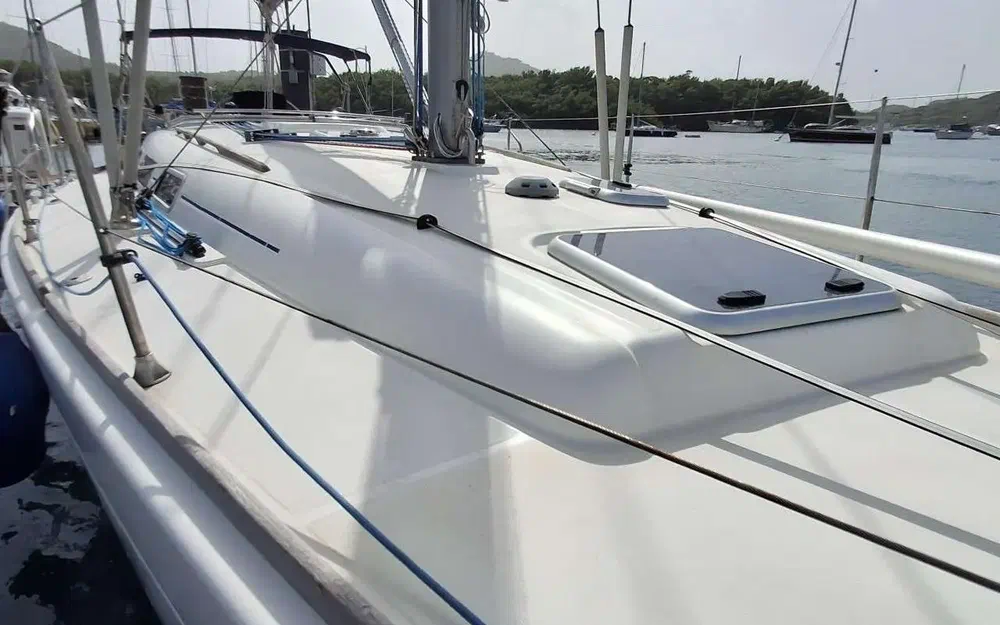 slider 9 Dufour 40 PERFORMANCE