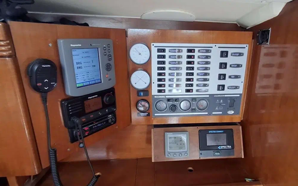 slider 18 Dufour 40 PERFORMANCE