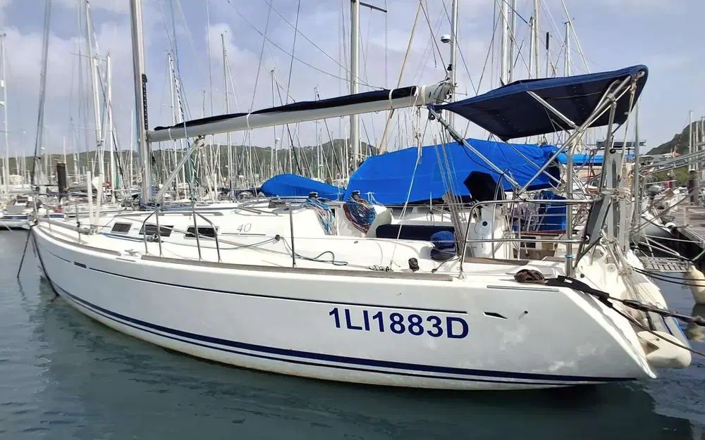 slider 1 Dufour 40 PERFORMANCE