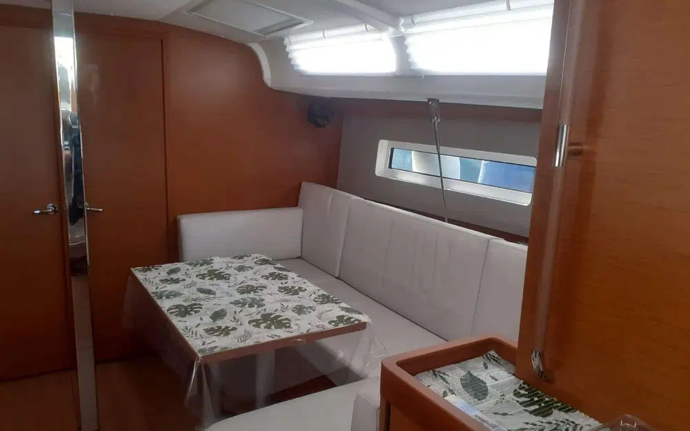 slider 17 Jeanneau Sun Odyssey 440