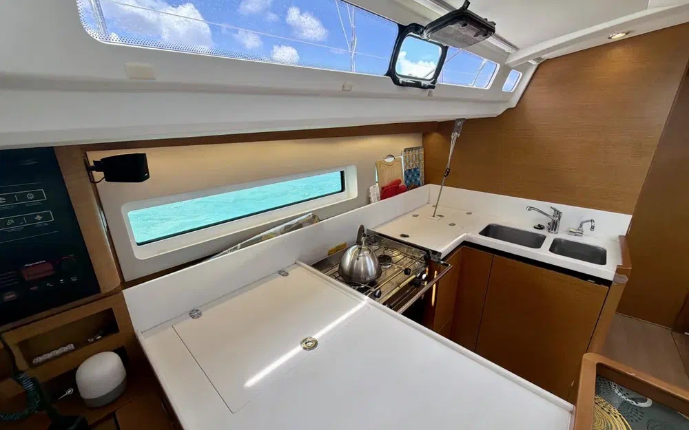 slider 19 Jeanneau Sun Odyssey 440