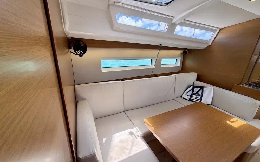 slider 22 Jeanneau Sun Odyssey 440