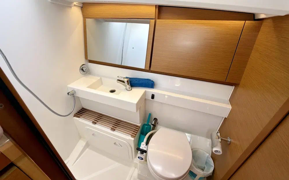 slider 29 Jeanneau Sun Odyssey 440