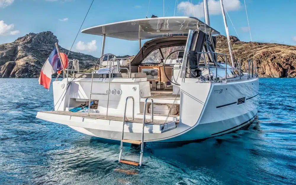 slider 4 Dufour 520 Grand Large