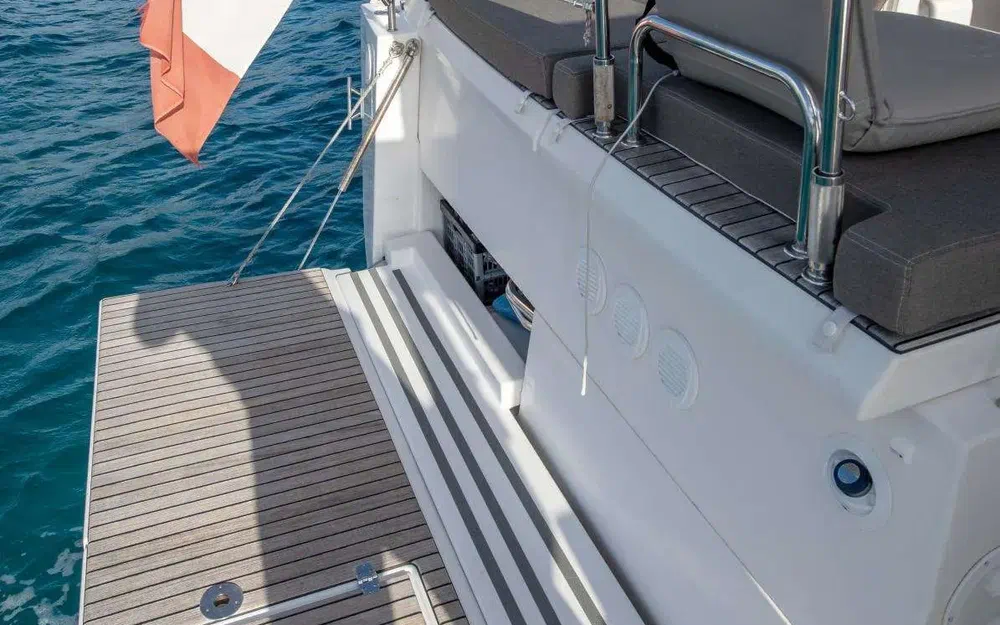 slider 6 Dufour 520 Grand Large