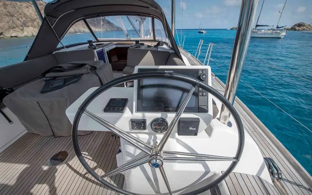 slider 8 Dufour 520 Grand Large