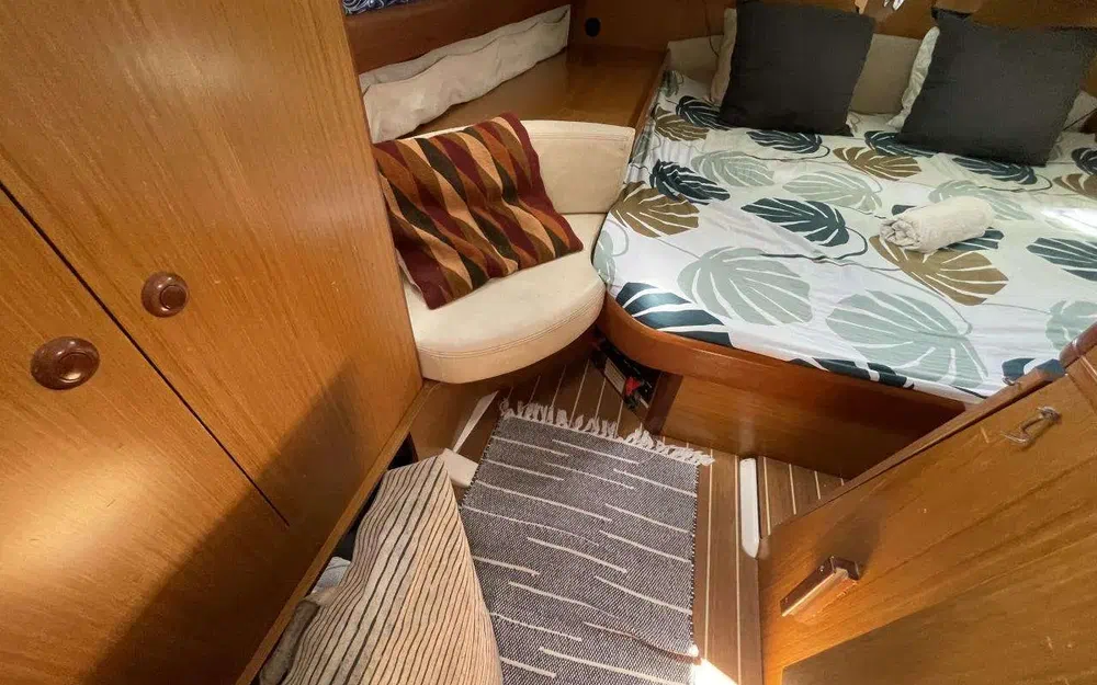 slider 18 Jeanneau Sun Odyssey 42 DS