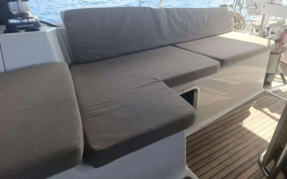 slider 11 Jeanneau 57