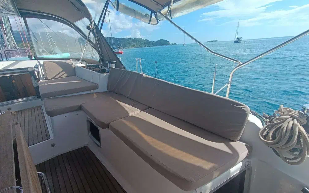 slider 12 Jeanneau 57